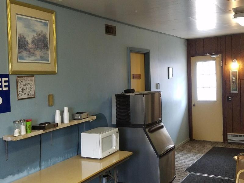 Burr Oak Motel