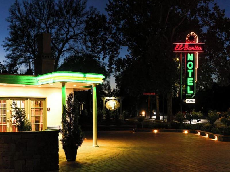 El Bonita Motel image