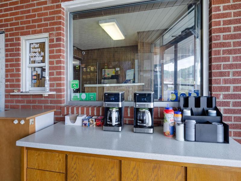 Knob Hill Motor Lodge