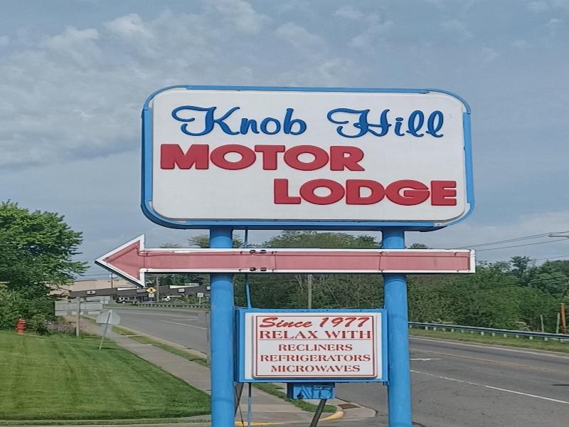 Knob Hill Motor Lodge