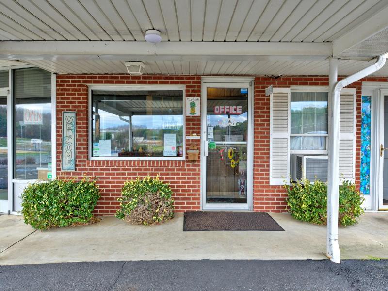 Knob Hill Motor Lodge