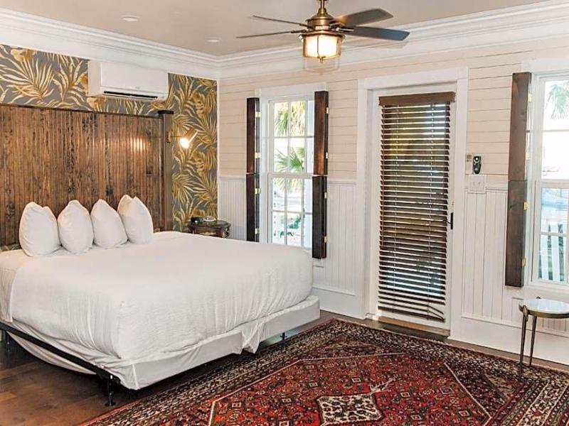 Gibson Inn image