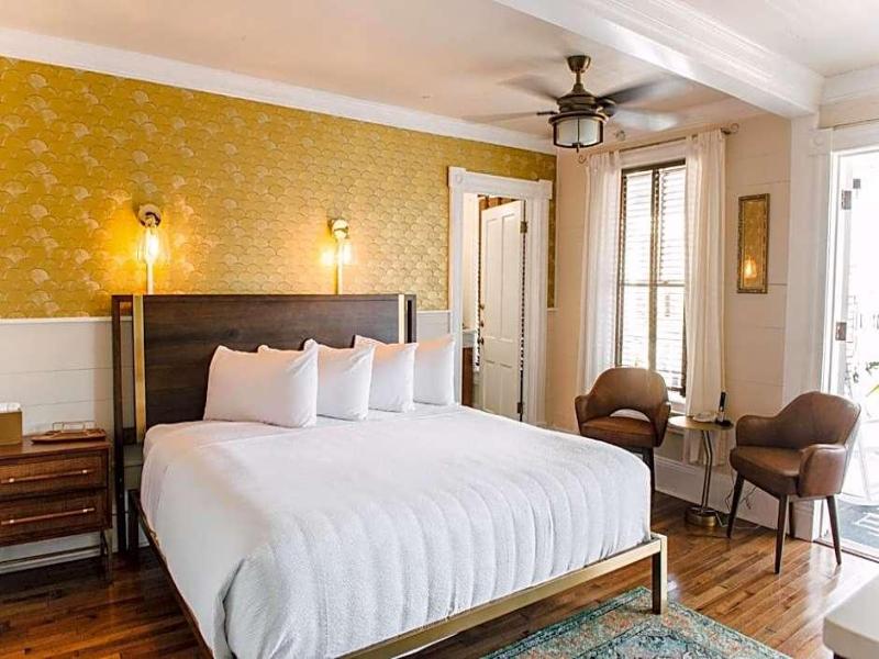 Gibson Inn image