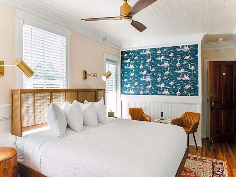 Gibson Inn image