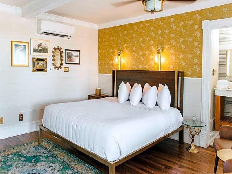Gibson Inn image