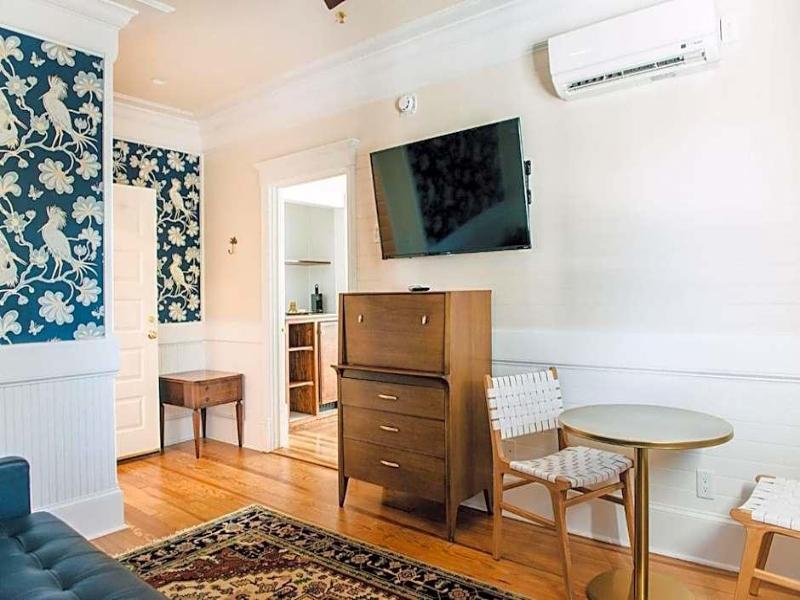 Gibson Inn image