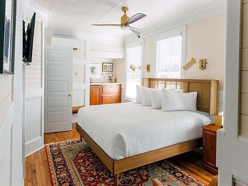 Gibson Inn image