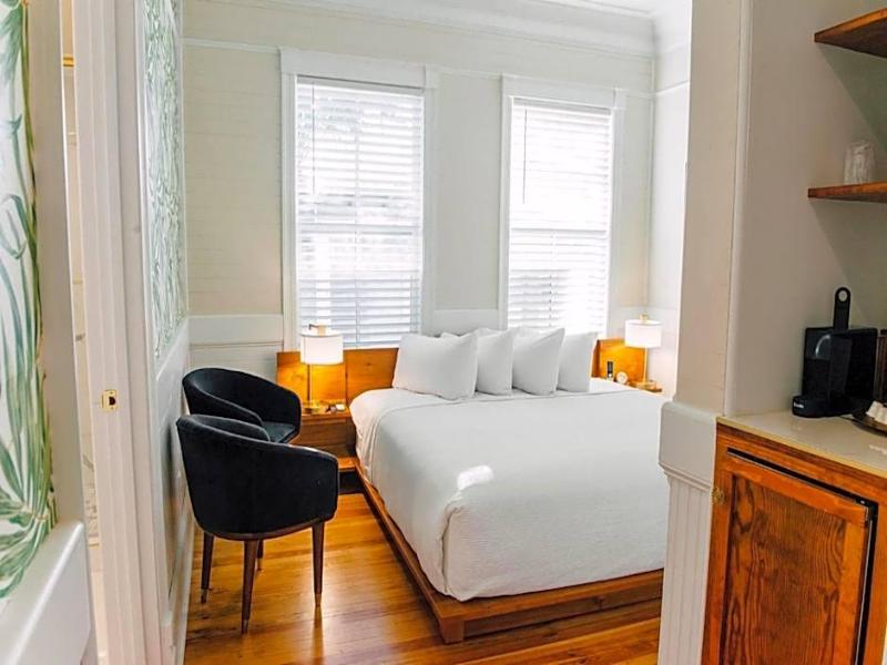 Gibson Inn image
