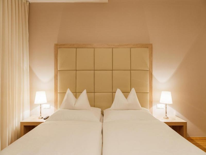 Pfeiler S Burgerstuberl Hotel image