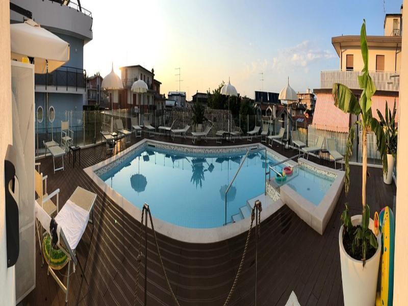 Hotel Tropical image