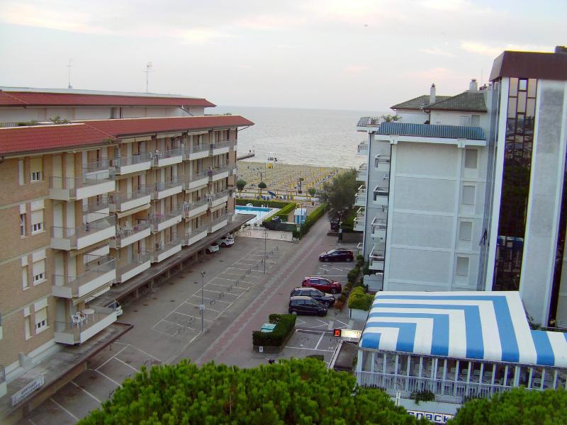Hotel Tropical image