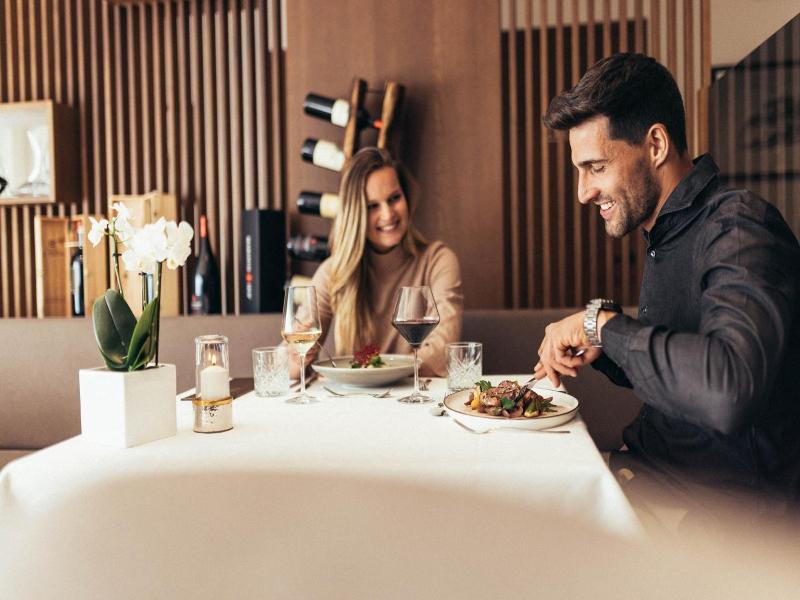 Hotel Goldene Rose image