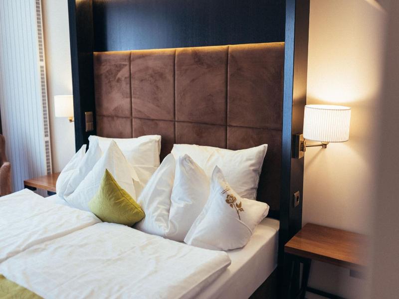 Hotel Goldene Rose image