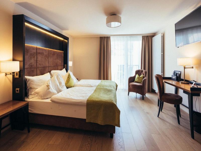 Hotel Goldene Rose image