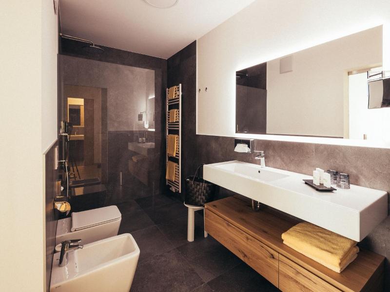 Hotel Goldene Rose image
