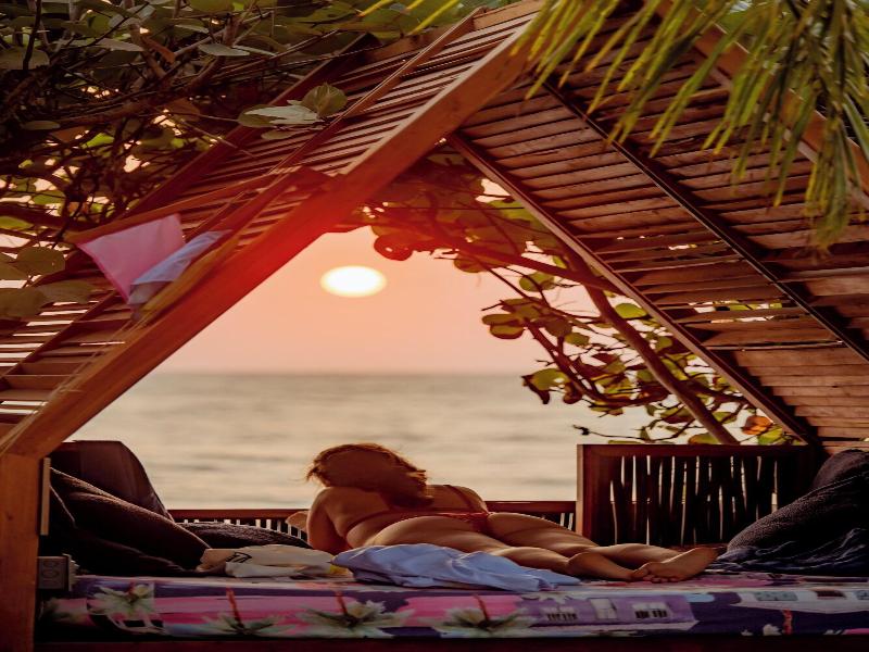 Blue Apple Beach House image