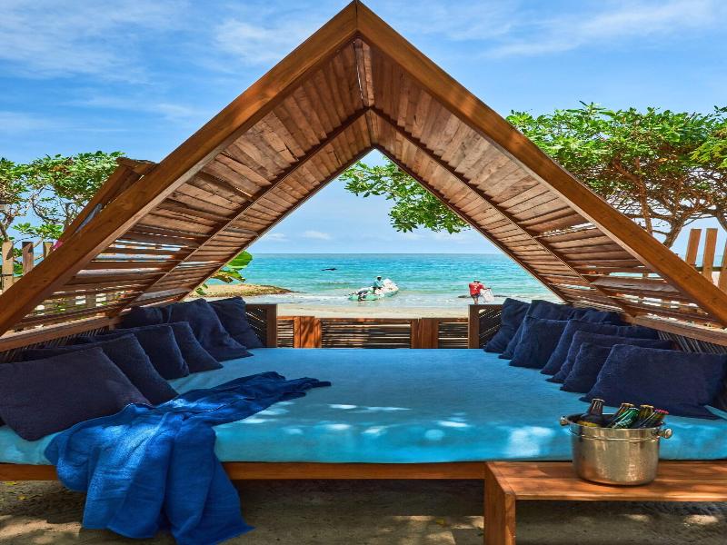 Blue Apple Beach House image