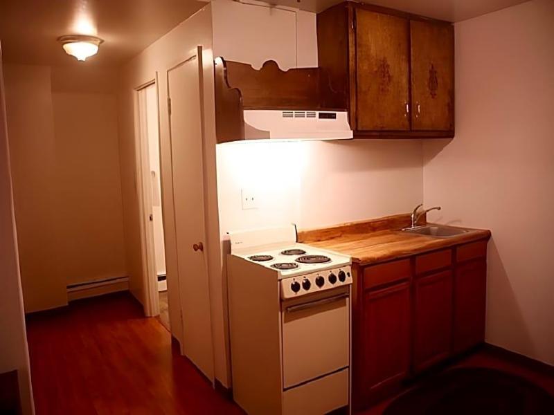 Econo Inn image