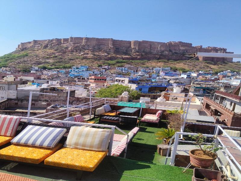 Shivam Paying Guest House