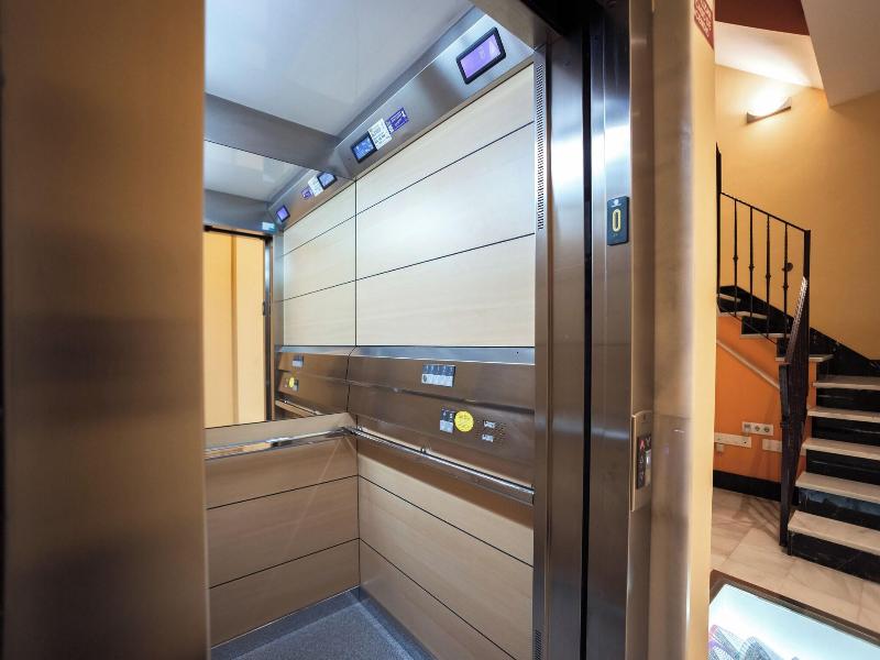 Apartamentos Reyes Catolicos image