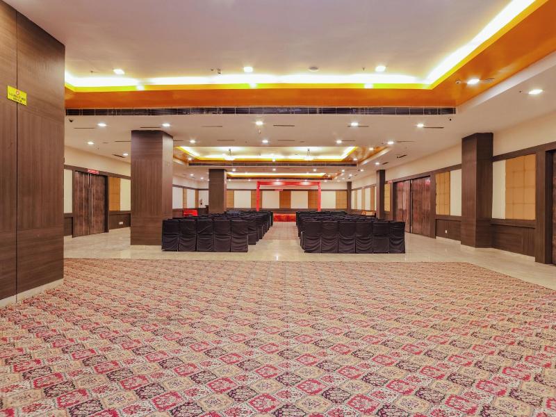 Hyphen Grand Hotel image
