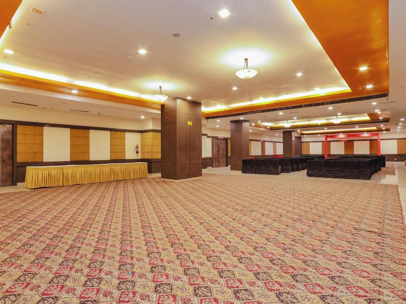Hyphen Grand Hotel image