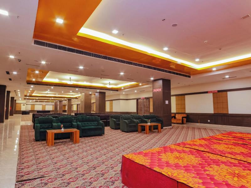Hyphen Grand Hotel image