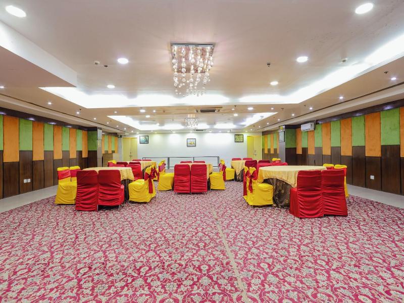 Hyphen Grand Hotel image