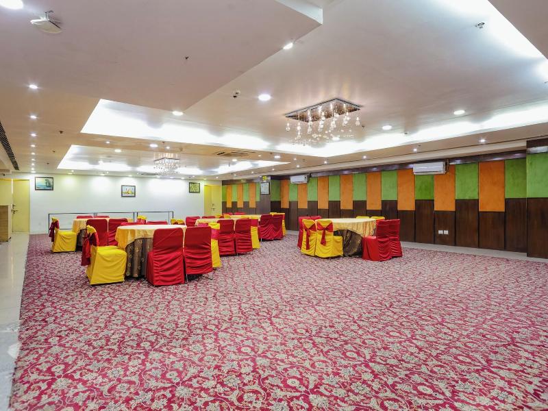 Hyphen Grand Hotel image