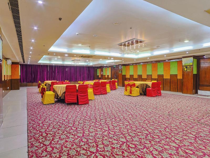 Hyphen Grand Hotel image