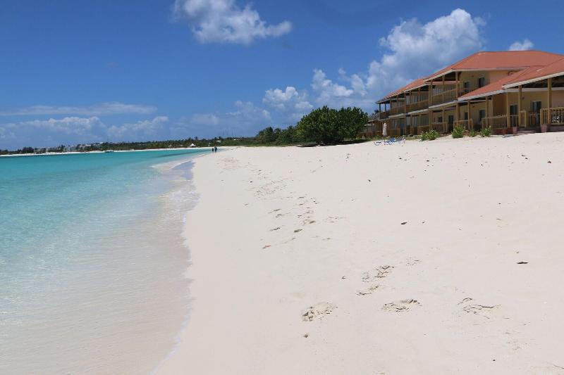 Rendezvous Bay Hotel image