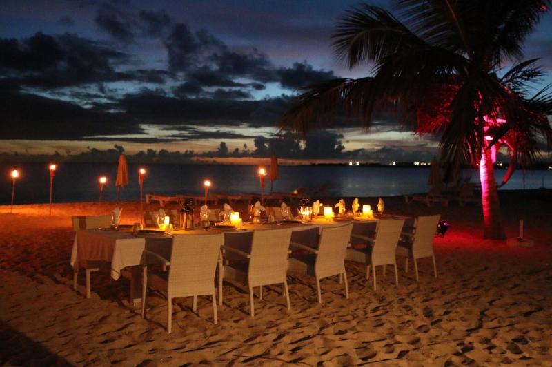 Rendezvous Bay Hotel image