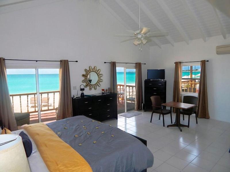 Rendezvous Bay Hotel image