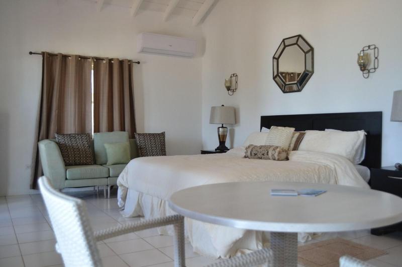 Rendezvous Bay Hotel image