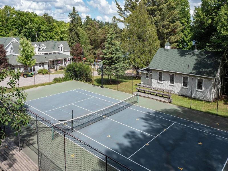 Port Cunnington Lodge Resort image