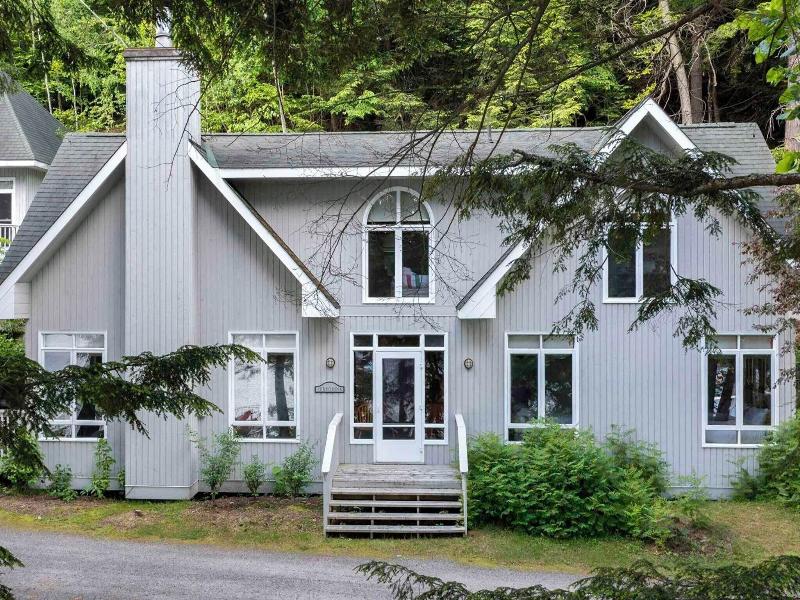 Port Cunnington Lodge Resort image