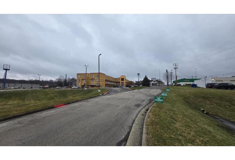 Lone Star Inn & Suites image