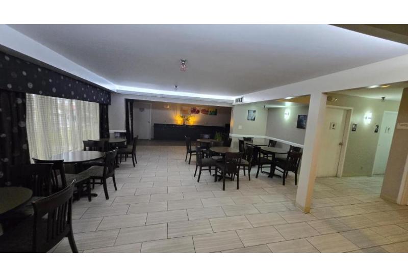 Lone Star Inn & Suites image