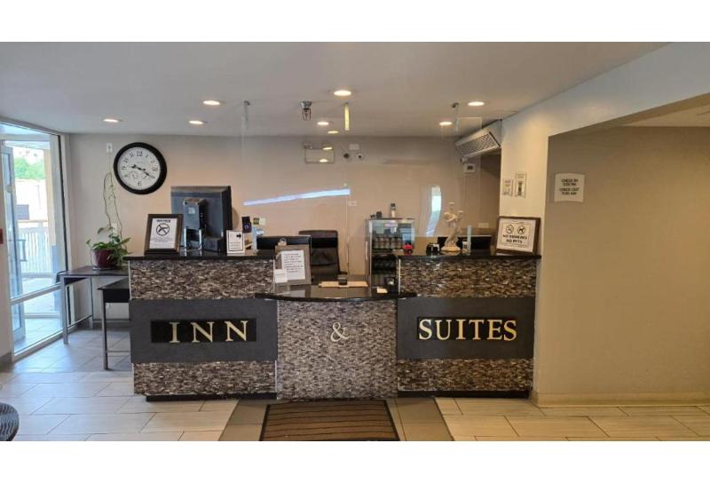 Lone Star Inn & Suites image
