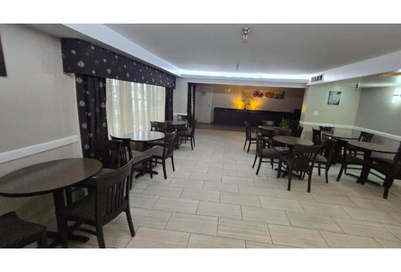 Lone Star Inn & Suites image