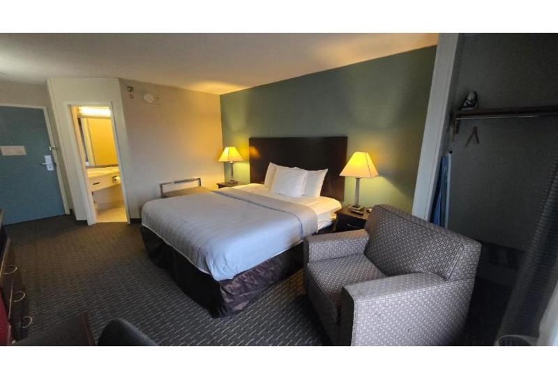 Lone Star Inn & Suites image