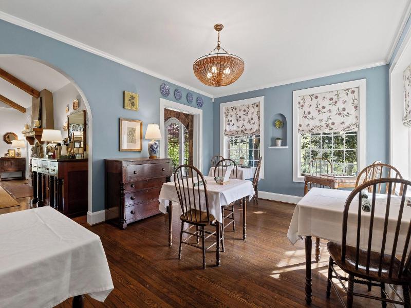 Chanticleer Inn image