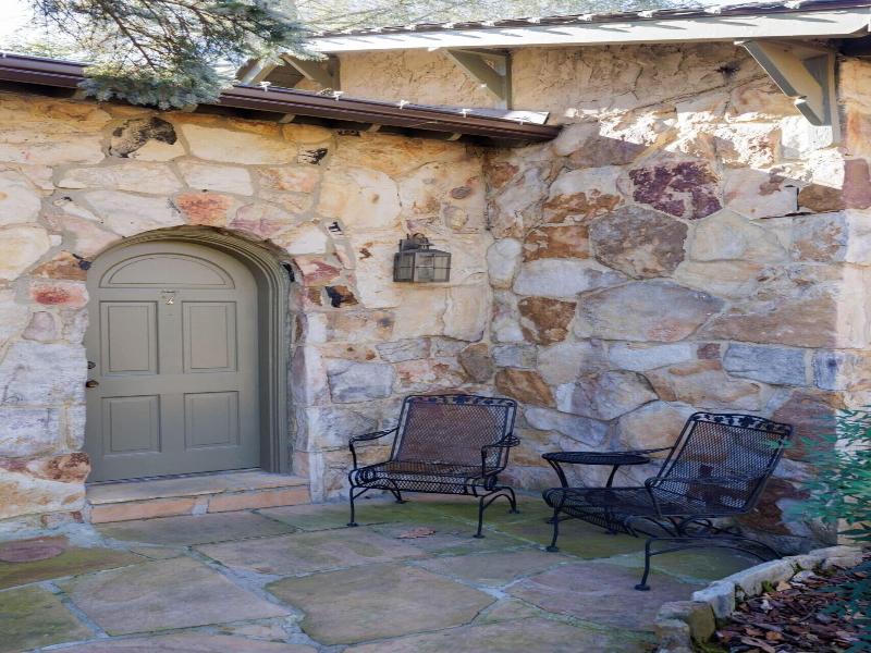 Chanticleer Inn image