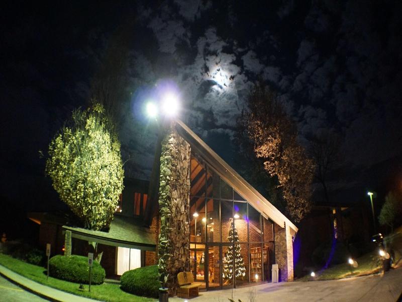 Riverbank Lodge