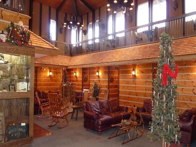 Riverbank Lodge