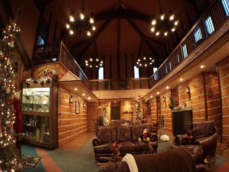 Riverbank Lodge