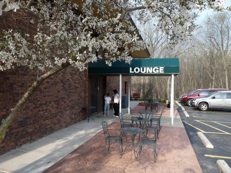 Riverbank Lodge