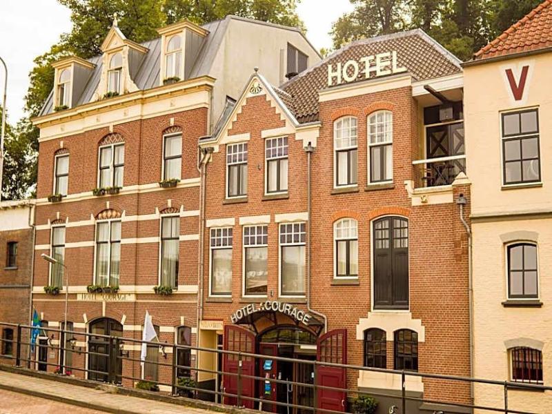 Hotel Courage Waalkade image
