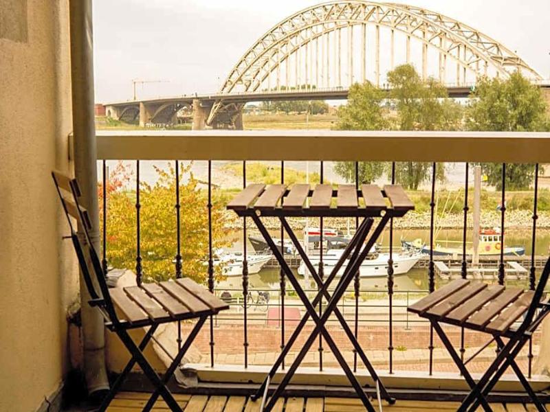Hotel Courage Waalkade image