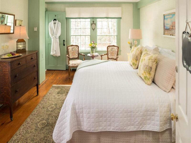 Waldo Emerson Inn image